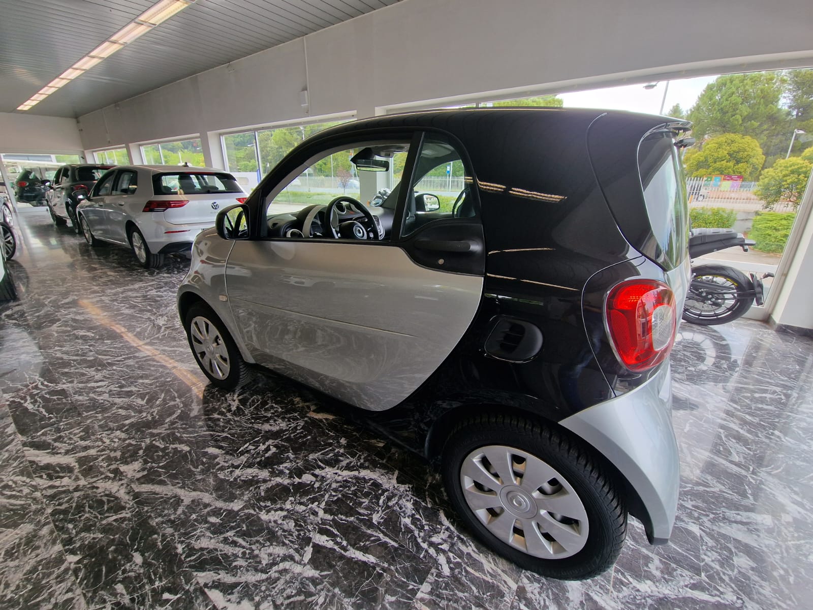 Smartfortwo2018..13(1)